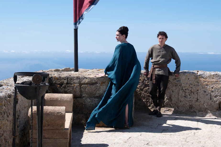 The Odyssey Film Anne Hathaway Tom Holland (c) Universal Pictures International Germany